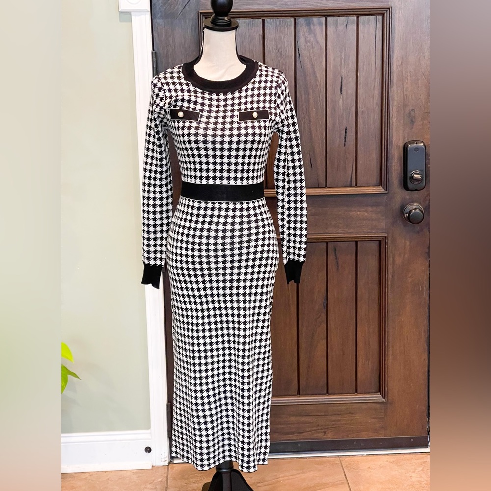 COPY - Brand New! Gorgeous & Form Fitted Houndstooth Dress.
